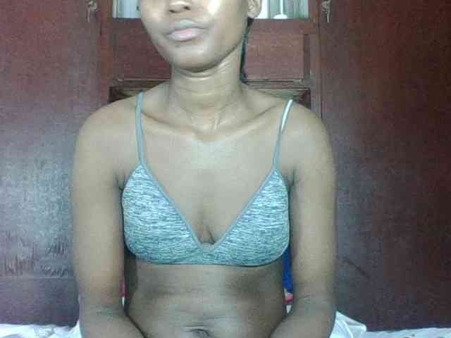 Ebonycutegal webcam