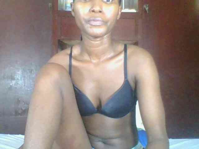 Ebonycutegal webcam
