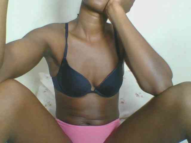 Ebonycutegal webcam