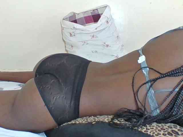 Ebonycutegal webcam