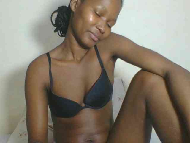 Ebonycutegal webcam