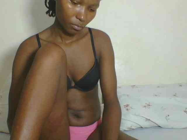 Ebonycutegal webcam