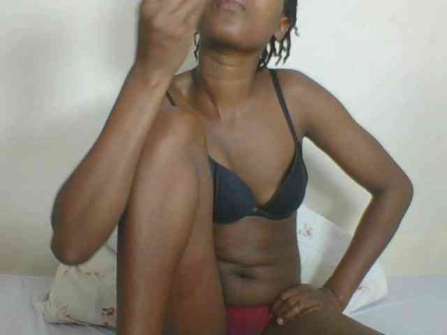 Ebonycutegal webcam