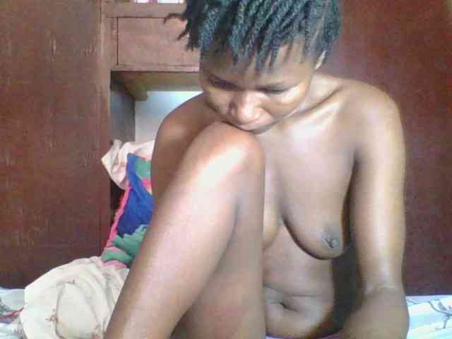 Ebonycutegal webcam