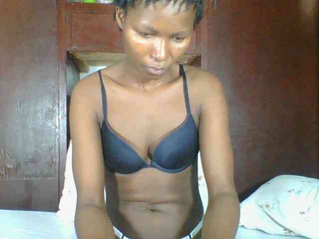 Ebonycutegal webcam