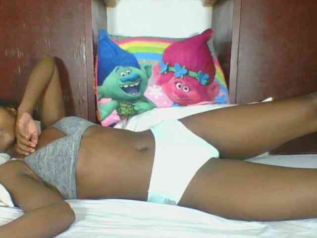 Ebonycutegal webcam