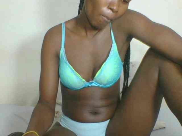 Ebonycutegal webcam