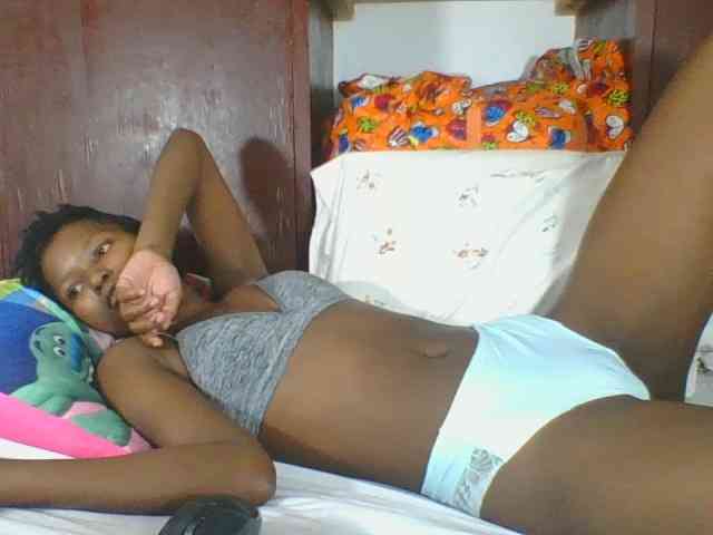 Ebonycutegal webcam