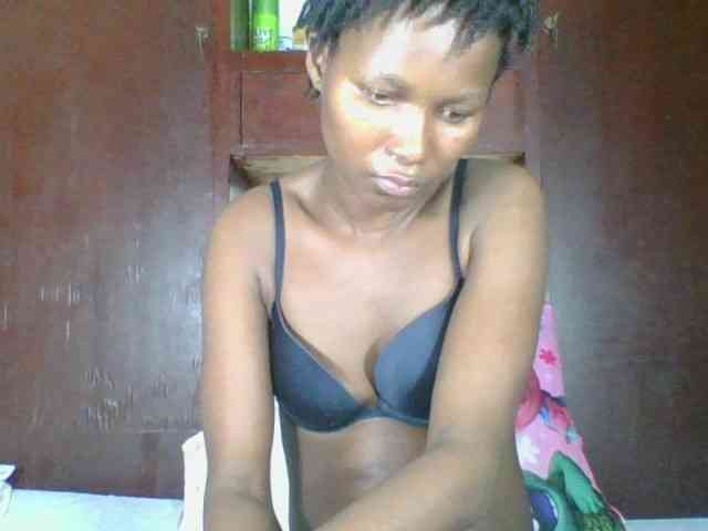 Ebonycutegal webcam