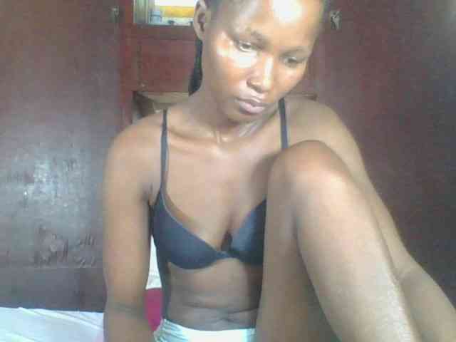Ebonycutegal webcam