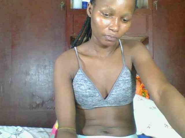 Ebonycutegal webcam