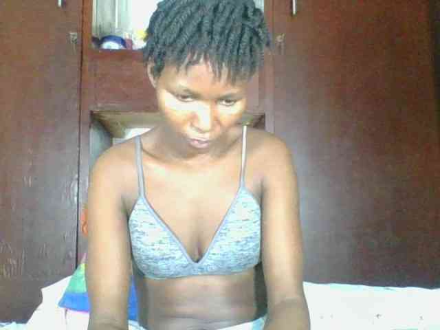 Ebonycutegal webcam