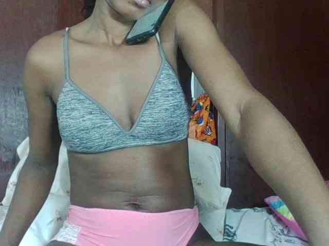Ebonycutegal webcam
