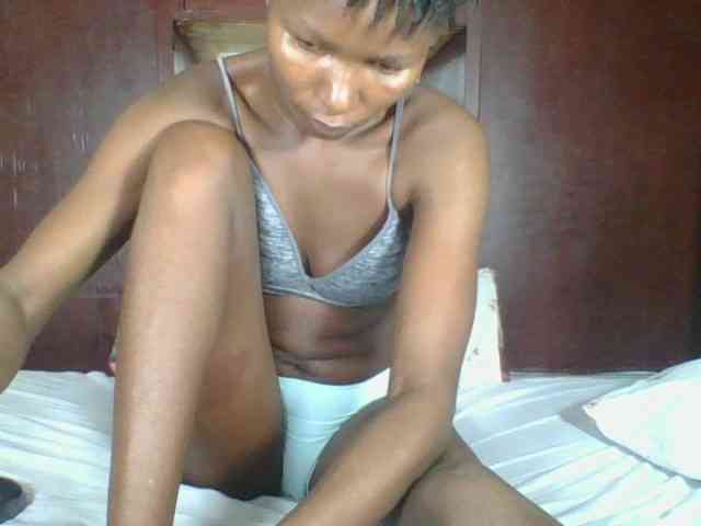 Ebonycutegal webcam