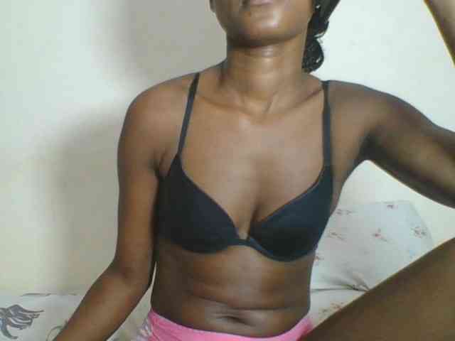 Ebonycutegal webcam