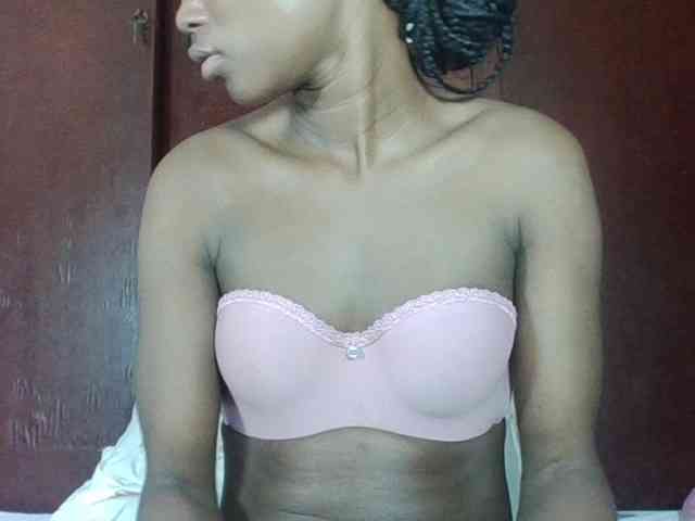 Ebonycutegal webcam
