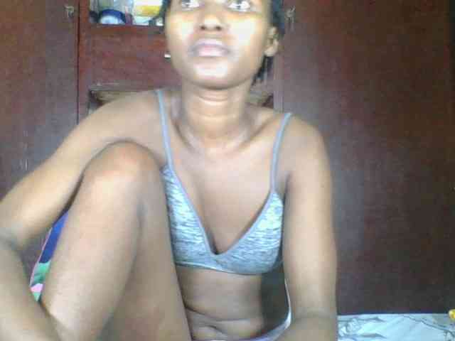 Ebonycutegal webcam
