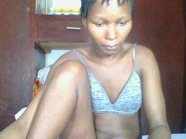 Ebonycutegal webcam