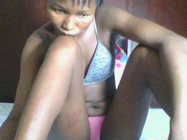Ebonycutegal webcam