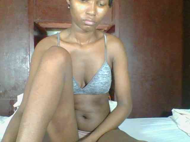 Ebonycutegal webcam