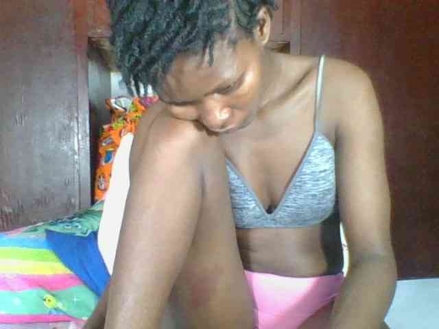 Ebonycutegal webcam