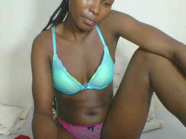 Ebonycutegal webcam