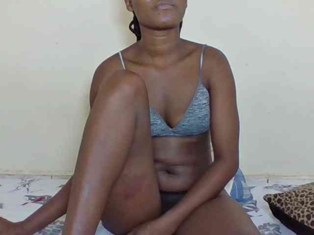 Ebonycutegal webcam