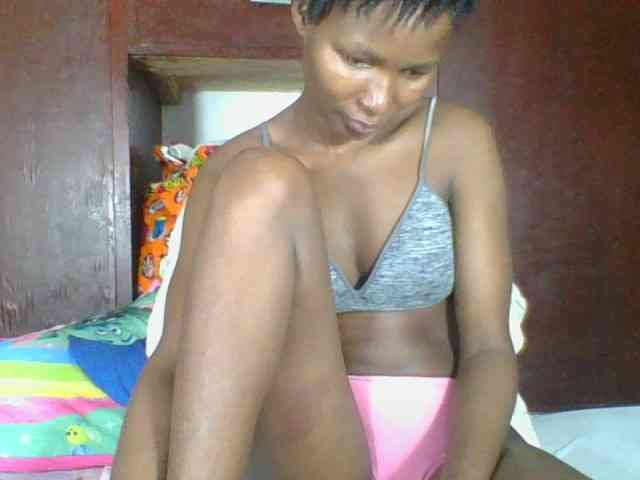 Ebonycutegal webcam
