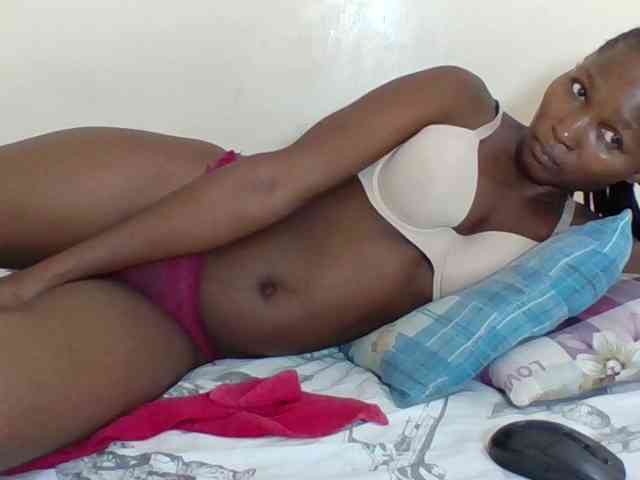 Ebonycutegal webcam