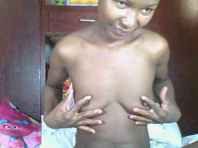 Ebonycutegal webcam