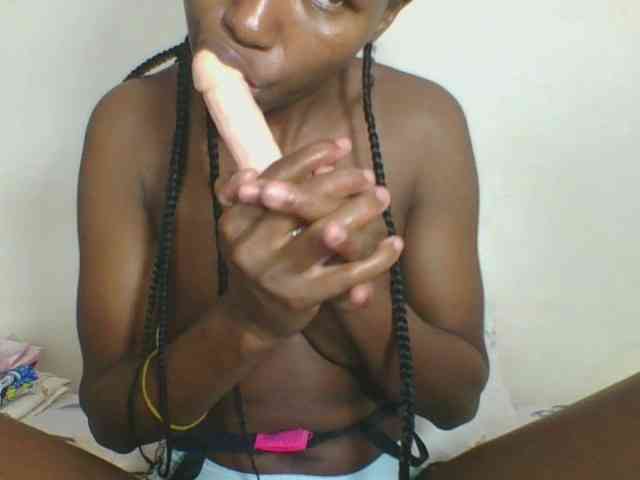 Ebonycutegal webcam