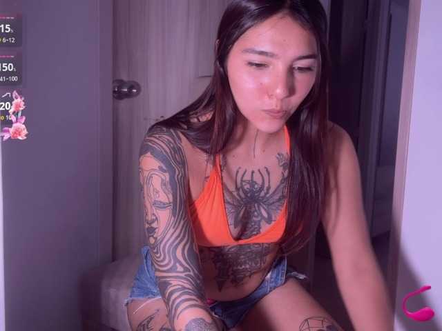 Mad-licia live cam profile