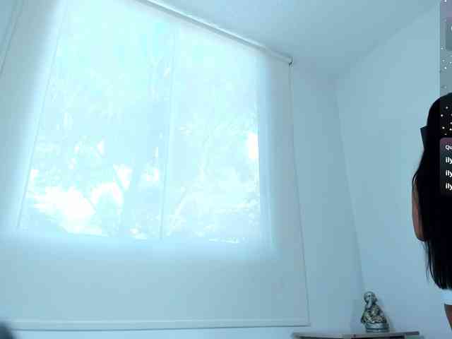 EmilyJhons webcam