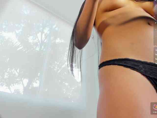 EmilyJhons webcam