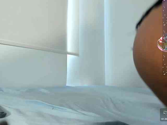 EmilyJhons webcam
