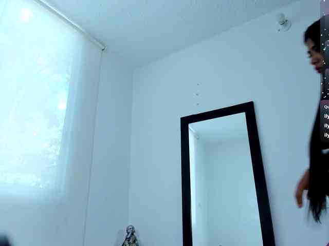 EmilyJhons webcam