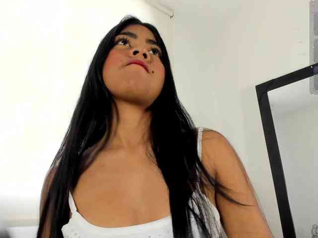 EmilyJhons webcam