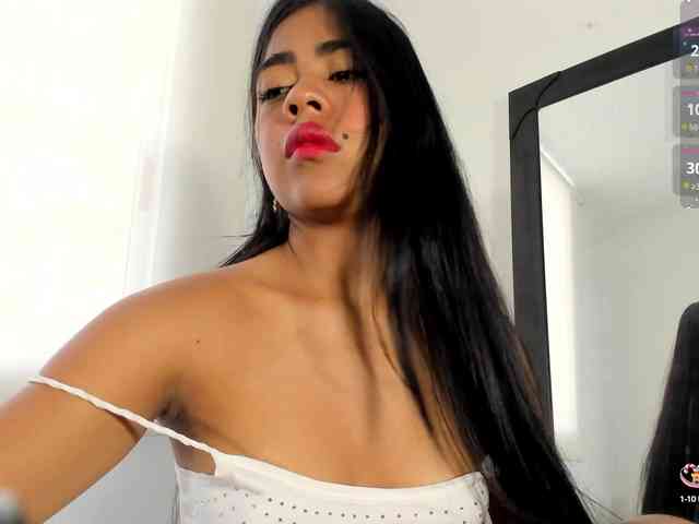 EmilyJhons webcam