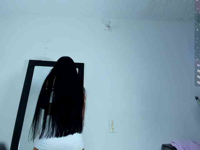 EmilyJhons webcam