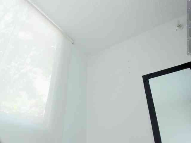 EmilyJhons webcam