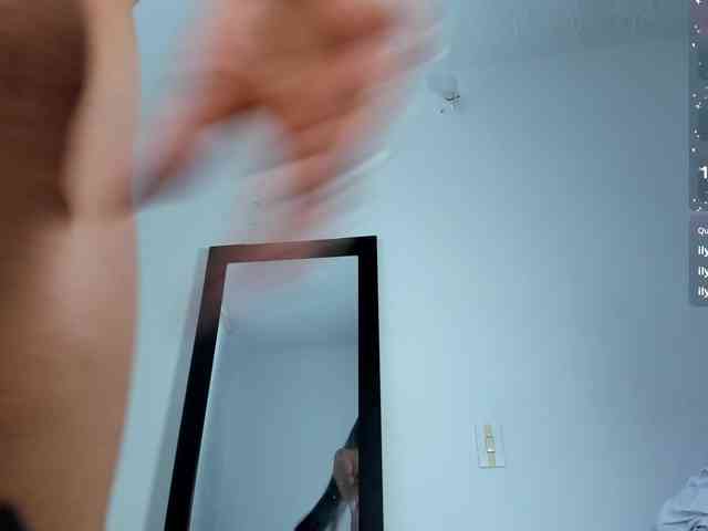 EmilyJhons webcam