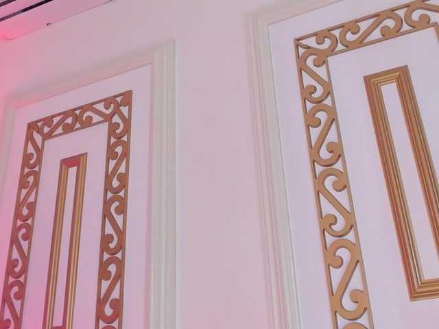 TaniaSmith's BongaCams show and profile