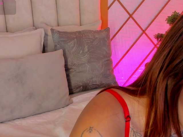 TaniaSmith's BongaCams show and profile