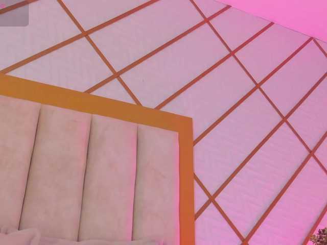 TaniaSmith's BongaCams show and profile