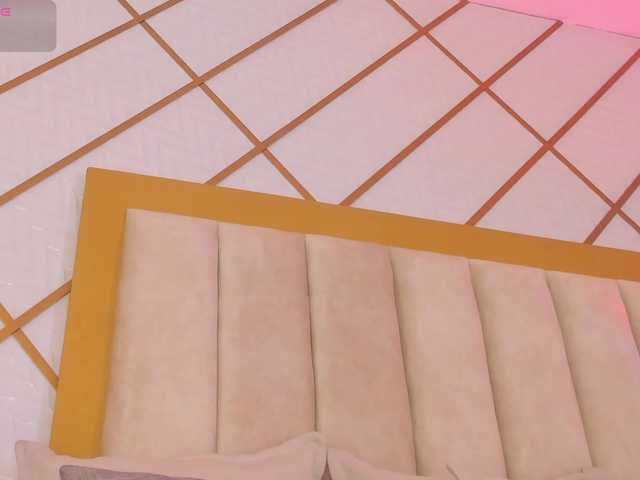 TaniaSmith's BongaCams show and profile