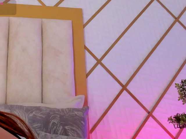 TaniaSmith's BongaCams show and profile