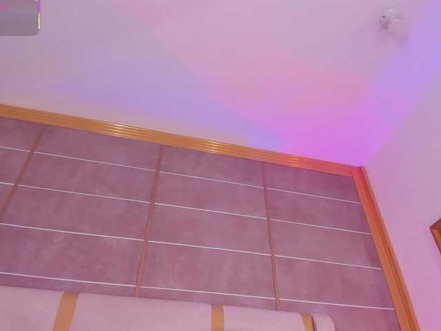 TaniaSmith's BongaCams show and profile