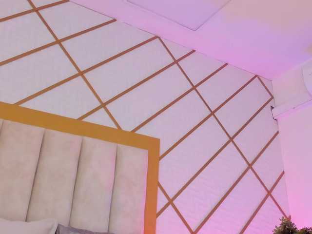 TaniaSmith's BongaCams show and profile