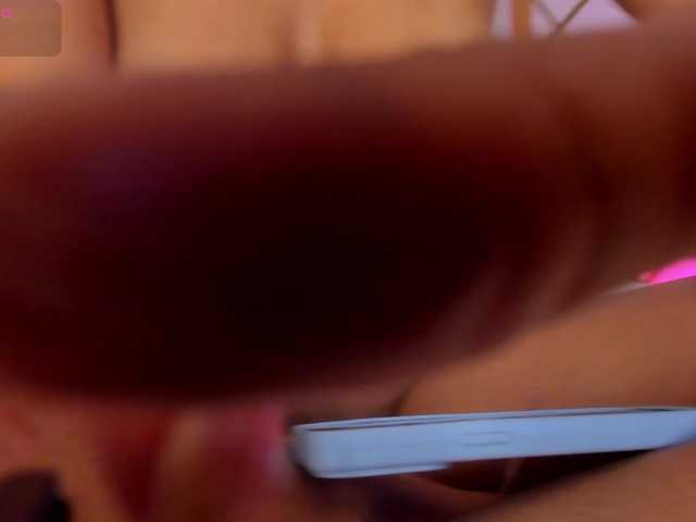 TaniaSmith's BongaCams show and profile