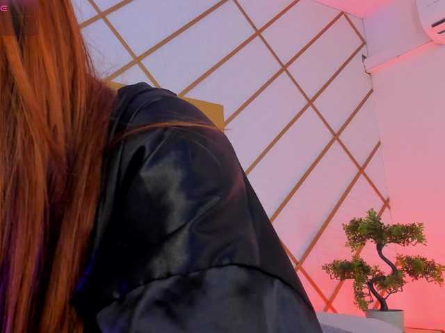 TaniaSmith's BongaCams show and profile